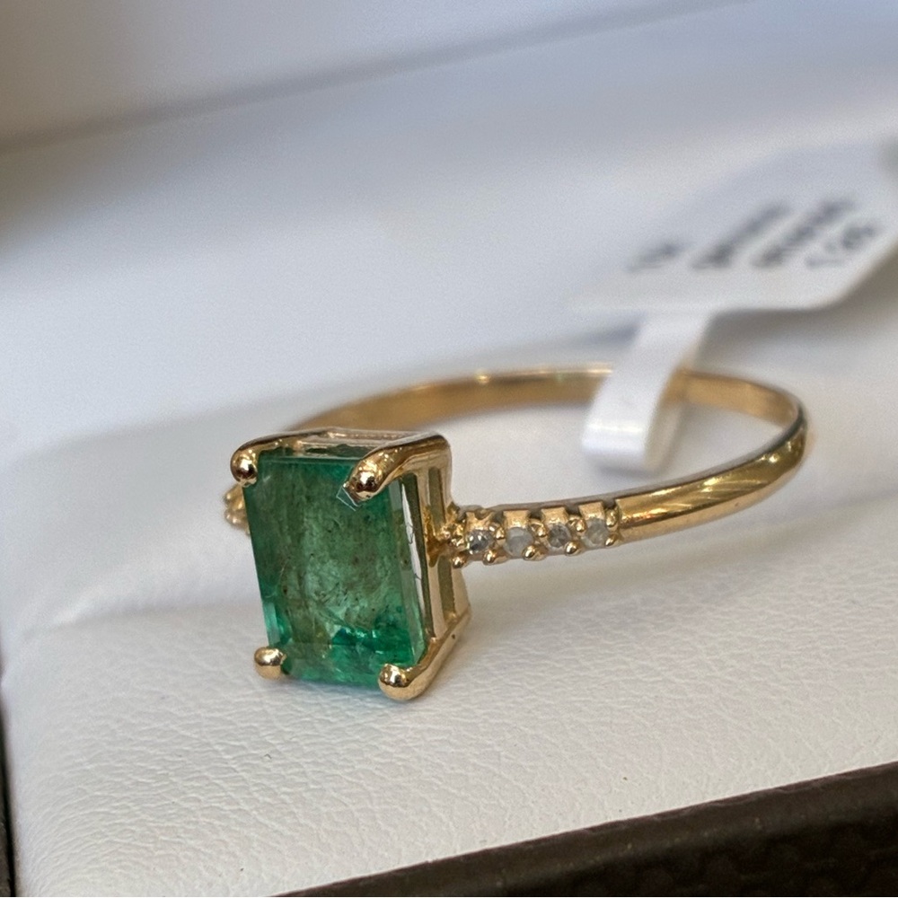 10k Gold Ring real Emerald - Picture 3 of 16